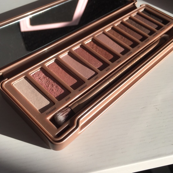 Urban Decay Naked3 Palette - Picture 3 of 4
